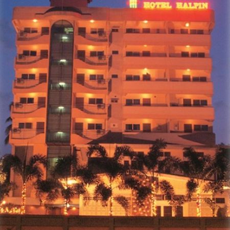 Halpin Hotel Yangon Esterno foto