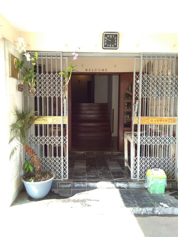 Halpin Hotel Yangon Esterno foto
