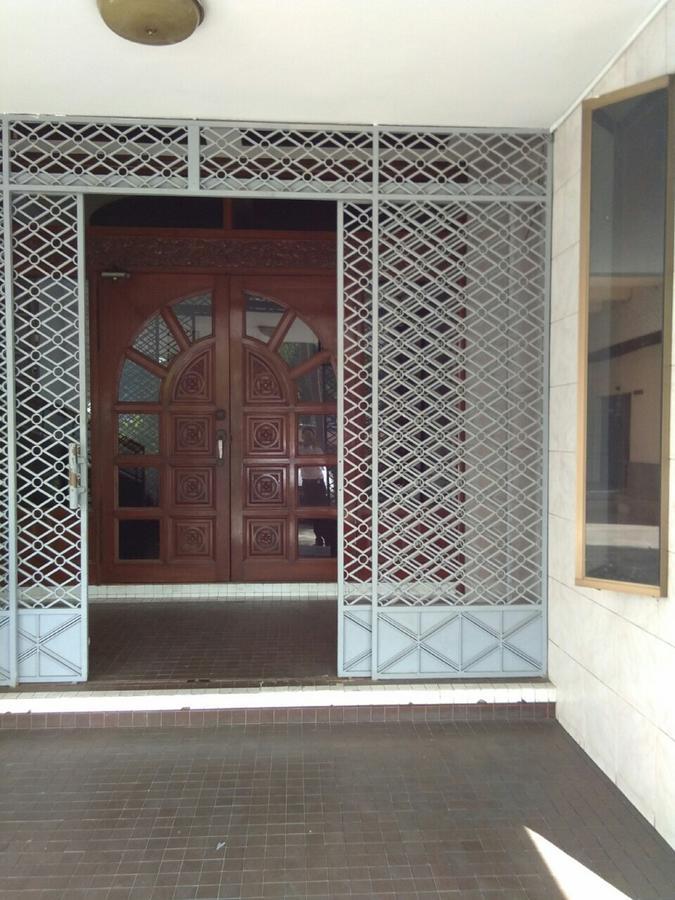 Halpin Hotel Yangon Esterno foto