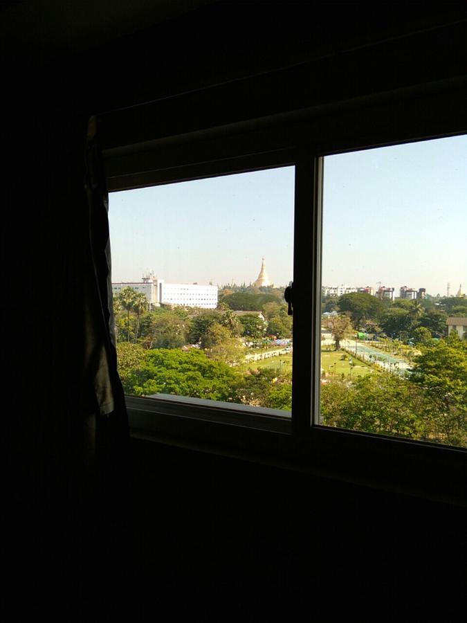 Halpin Hotel Yangon Esterno foto