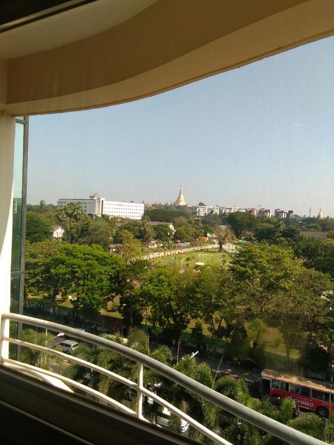 Halpin Hotel Yangon Esterno foto